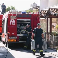 Nekaj nafte so uspeli prečrpati, veliko pa je je izteklo v kanalizacijsko omrežje