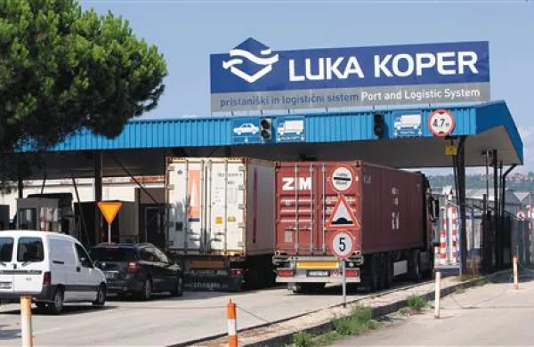 Vhod v Luko Koper še ni odprt za novega šefa