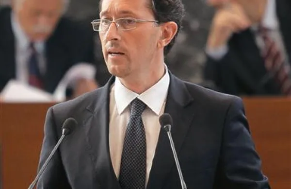 Predsednik DZ Gregor Virant je s svojim kolegijem odločil, da gre predlog zakona v proceduro po nujnem postopku