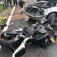 Motorista je po silovitem trčenju odbilo več kot 20 metrov stran