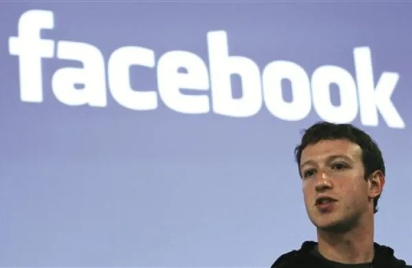 Prvi mož Facebooka Mark Zuckerberg je borzno polomijo prvič komentiral 11. septembra, ko je gibanje vrednosti delnice označil za “razočaranje”