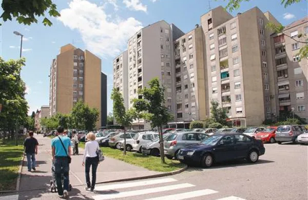 Tudi največja stanovanjska soseska, Ulica Gradnikove brigade, je po uvedbi delilnikov toplote postala znatno bolj varčna 