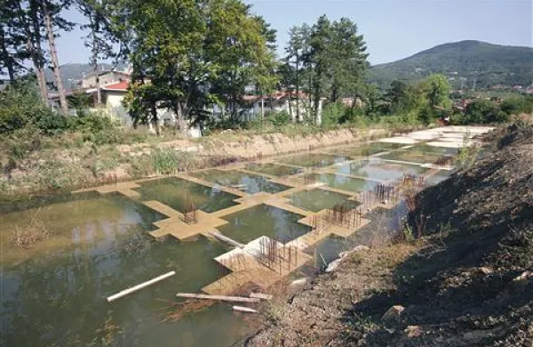 Na Goriškem je več območij - gojišč komarjev, eno  je gradbena jama Ronket v Novi Gorici