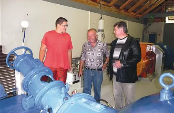 Tri generacije Hozjanovih, ki so desetodstotni lastniki družbe Knešca, dokazujejo, da je naložba v elektrarno naložba za več  generacij