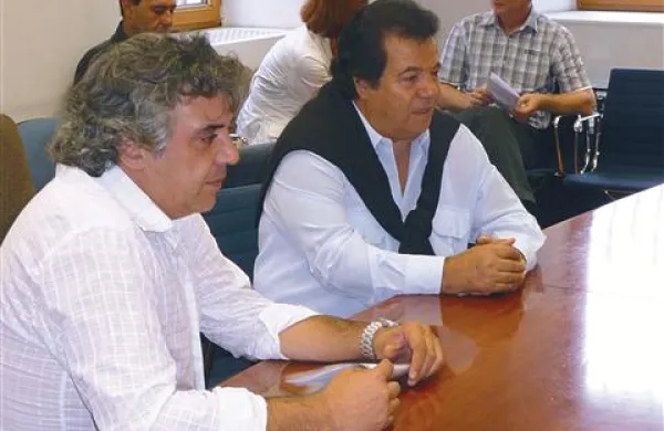 Alfredo Cavallaro (desno) je spet kupil parcelo na Plavjah