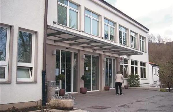 V bistriškem zdravstvenem domu (na fotografiji) bodo najkasneje čez dve leti dobili novega direktorja, ki bo  verjetno iz zdravniških vrst