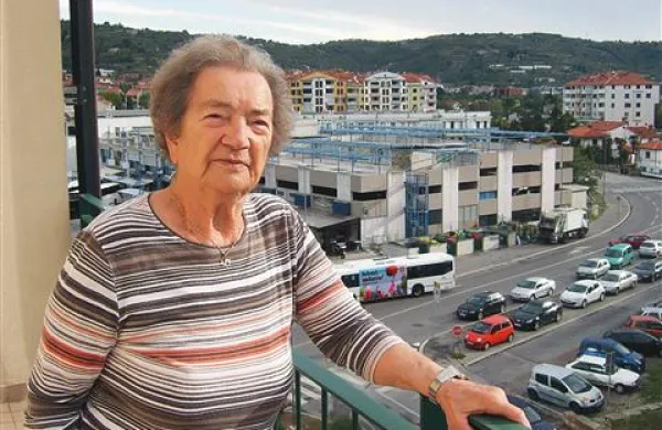 92-letna Lucija Barlič zadnja leta živi v domu upokojencev v Luciji  