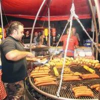 Poljaki so se predstavili s klobasami in pečeno koruzo