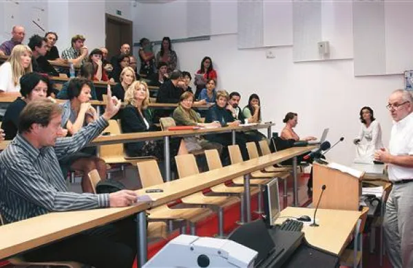 Peripetijam na koprski Fakulteti za humanistične študije ni videti konca