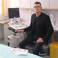 Strokovni vodja društva, zdravnik Simon Korošec poudarja,  da sodobnega ultrazvoka in druge opreme v ambulanti ne bi bilo brez donatorjev