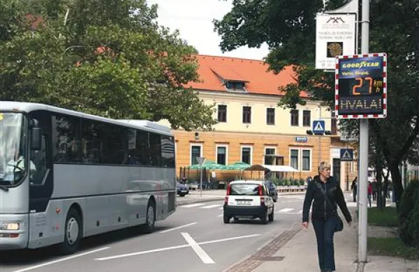 Idrija je končno dobila  prvi prikazovalnik hitrosti