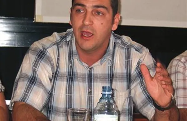 Pred današnjo, verjetno končno, odločitvijo o imenovanju novega predsednika uprave Luke Koper so se opozorilom ministrstva za infrastrukturo in prostor nadzornikom Luke pridružili v Sindikatu IPS, kjer kličejo po transparentni izbiri novega prvega moža Luke. Na fotografiji Nebojša Topić.