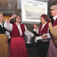 Valmarinke so pripravile skeč o letošnji poletni suši