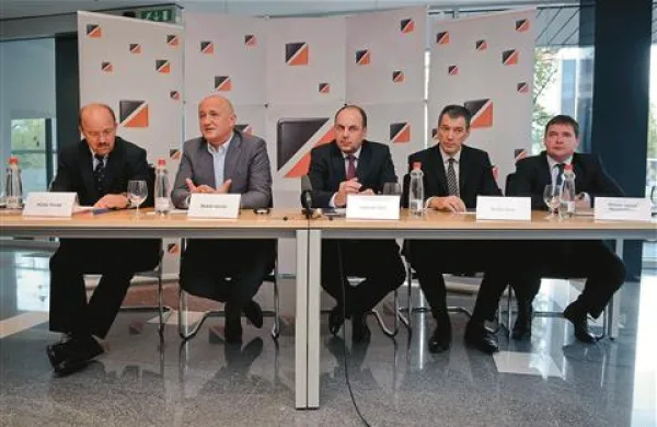 Novo vodstvo KD Groupa