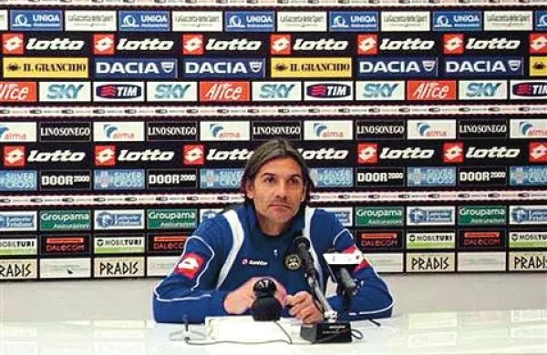 Rodolfo Vanoli naj bi se danes na takšen način (seveda z drugačnimi imeni pokroviteljev v ozadju) predstavil v Kopru