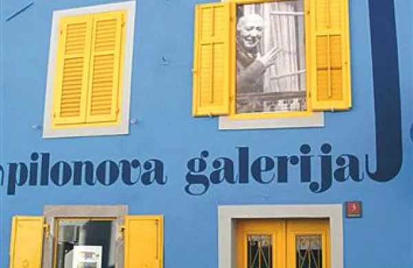 V ajdovski Pilonovi galeriji bodo ob 19. uri odprli razstavo arhitekturnih risb Jerneja Kraigherja