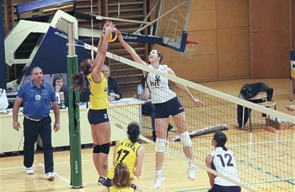 Zadnji derbi minule sezone (na fotografiji)  so v Novi Gorici s 3:0 dobile Koprčanke