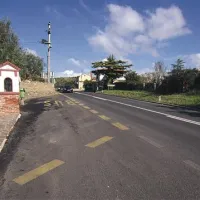    Krajani  bodo na nevarnost ceste, ki nima ne prehoda ne pločnika, opozorili s protestom 