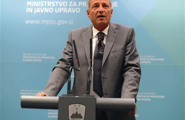 Senko Pličanič: “Od velike zgodbe o ne vem kakšnih odpuščanjih v javnem sektorju ni ostalo praktično nič.” 