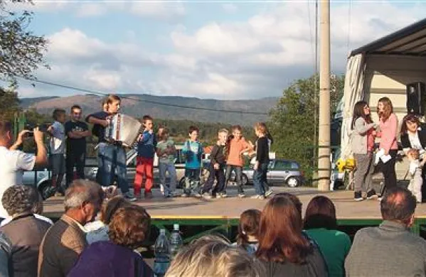 Vaščani vasi Naklo so praznovali vaški praznik ali opasilo