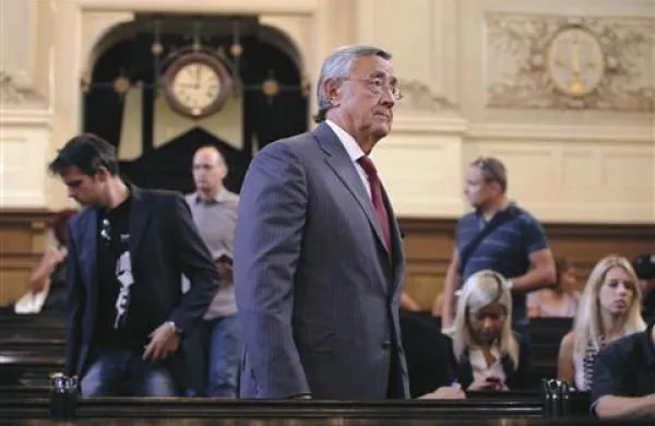 Vrhovni državni tožilec Andrej Ferlinc je  predlagal, da sodišče obtoženemu Walterju Wolfu odredi pripor