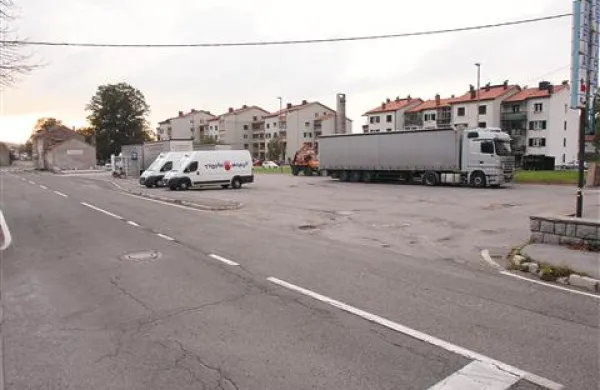Pogled na glavno ulico – revnost motivov in dolgočasnost sodobnih urbanih ureditev