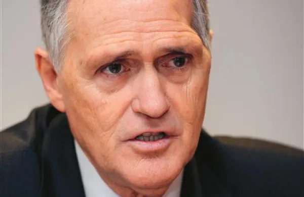 Delodajalci o &ldquo;postkomunističnih  pravicah&rdquo;,  sindikati o krizi