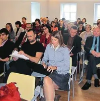 Kaj pomaga, če se o naravnih in kulturnih vrednotah prepričujejo prepričani, če zunaj že skoraj čakajo bagri, ki bodo uničili še tisto  kraškega, kar je od Krasa ostalo. Za plinovod Ajdovščina-Lucija, denimo.