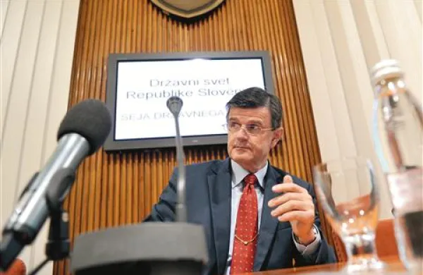 Državni svet (DS) je izglasoval odložilni veto na zakon o ukrepih za stabilnost bank. Na fotografiji je predsednik DS Blaž Kavčič