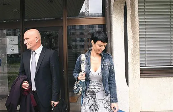 Nada Dolinar in njen odvetnik Boštjan Penko včeraj nista zapustila sodišča prav dobre volje