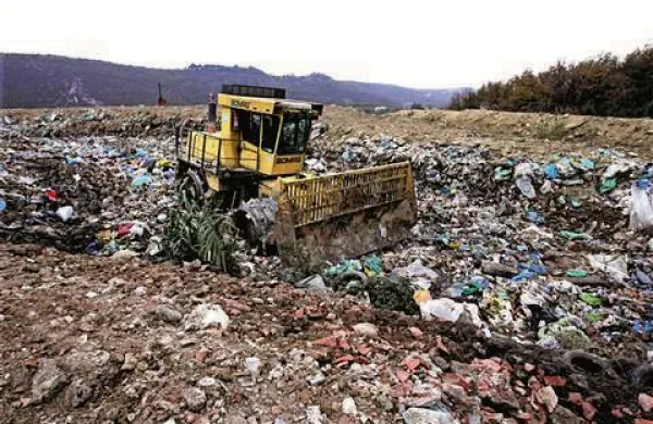 V Piranu  se morajo odločiti, v kateri regijski center bodo vozili odpadke. V igri sta Nova Gorica in Ljubljana.