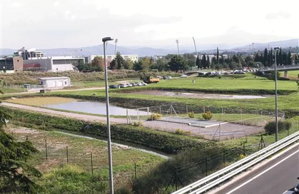 Bazena na Bonifiki  preprečujeta poplavljanje določenih nižje ležečih območij