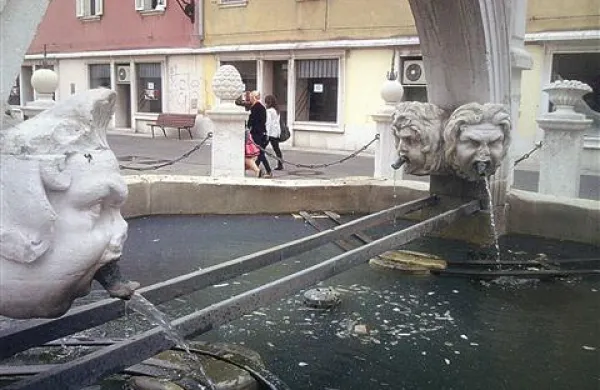 Spet umazana in postana voda