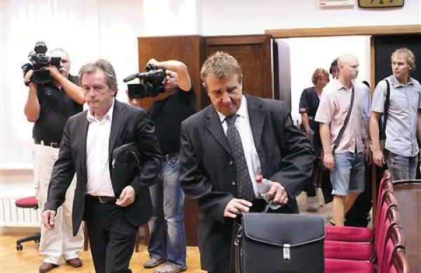 Včeraj sta na sodišče prišla le Marjan Mikuž in Srečko Prijatelj
