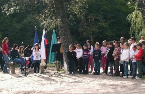 Na  Sotočju  so s krajšim kulturnim programom počastili dan Soče 
