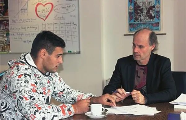 Rektor UP Dragan Marušič in predsednik Študentskega sveta UP Seit Demiri sta v skupni izjavi izrazila željo po čimprejšnji ureditvi študentskih nastanitev na primorski univerzi in zajezitvi množičnega odliva mladih izobražencev  