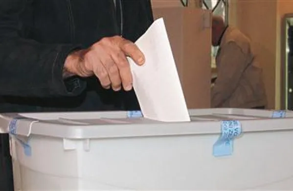 V predsedniško tekmo gredo  letos trije kandidati