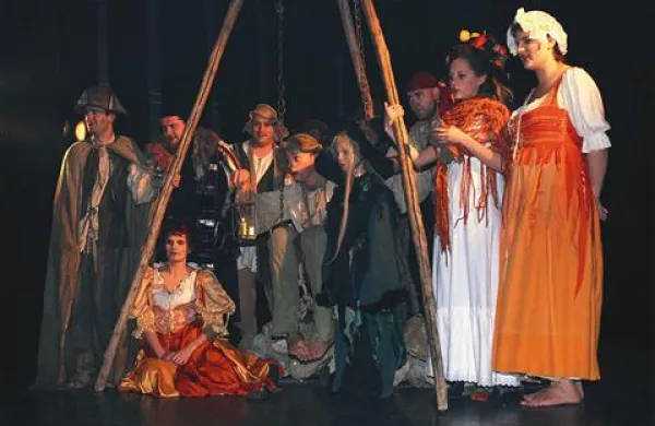 Člani in članice kulturnega društva Grgar so posebej ponosni na predstavo Ljubjezen, uojska, lakota, ki so jo uprizorili več kot dvajsetkrat