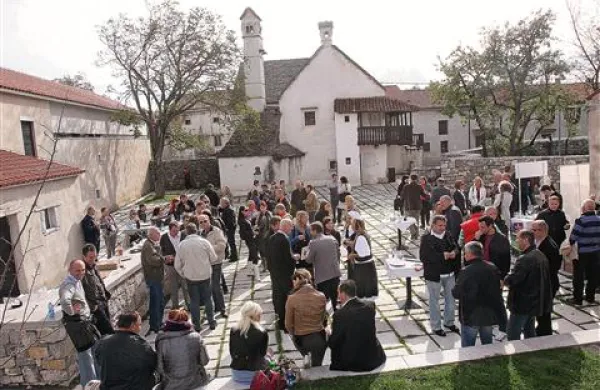 Škrateljnova domačija z muzejem slovenskih filmskih igralcev postaja čedalje bolj zanimiva za turiste