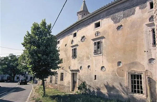 Templjarska hiša je bila skupaj z bližnjo cerkvijo sv. Mihaela   leta 2003 razglašena za kulturni spomenik lokalnega pomena, investitor je pred obnovo pridobil vsa potrebna soglasja   Zavoda za varstvo kulturne dediščine. 