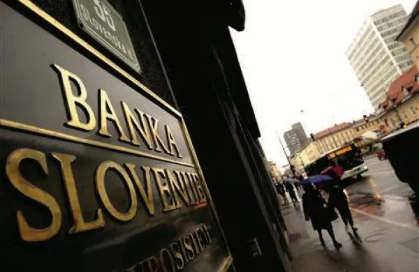 Slovenske banke so v prvih osmih mesecih ustvarile 94,2 milijona evrov izgube po obdavčitvi, kar je sedemkrat več kot v enakem obdobju lani
