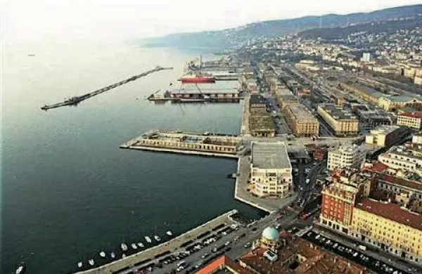 Pristanišče v Trstu načrtuje novo logistično platformo