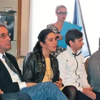 Marjuta Slamič, članica novogoriškega gledališkega ansambla,  igra glavno žensko vlogo, Zorana pa Rok Prašnikar iz Maribora, dijak novogoriške dramsko gledališke gimnazije. Ob njiju levo Paolo Vidali z Deželnega fonda za avdiovizualne projekte ter igralec Teco Celio.  