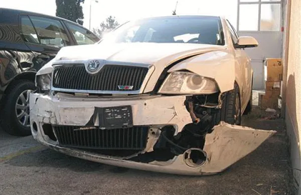 Policijska škoda po nedeljskem nočnem zasledovanju