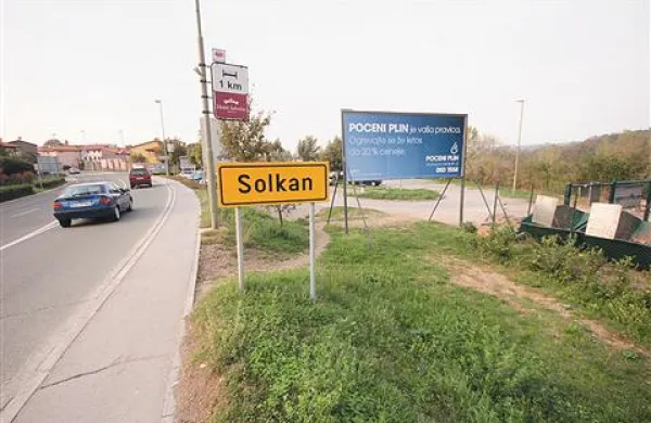 Zgodba se je začela razpletati avgusta 2010 na robu Solkana