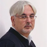 Roman Sevšek: “Po temeljiti psiholingvistični analizi skrivaškega lažnivega pisanja sem prišel do ugotovitve, da kot avtorji prihajajo v poštev točno določeni trije pezdeti.”