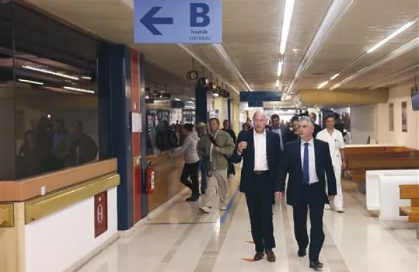 Svet Splošne bolnišnice Izola  se bo danes sestal na izredni seji