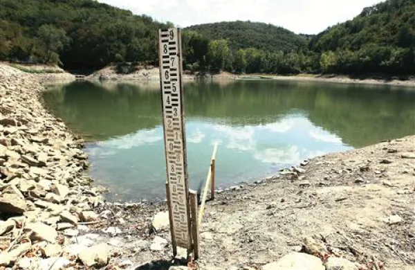 Vanganelsko jezero je bilo letos prazno kot že dolgo ne