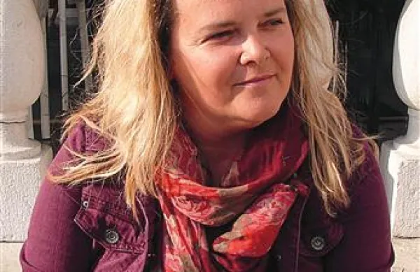 Katja Pegan: “Tako povezano gledališče (dejansko že itak je), bi bilo kos času in v veselje svoji publiki. ”