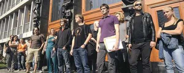 Protest študentov pred Državnim zborom v Ljubljani